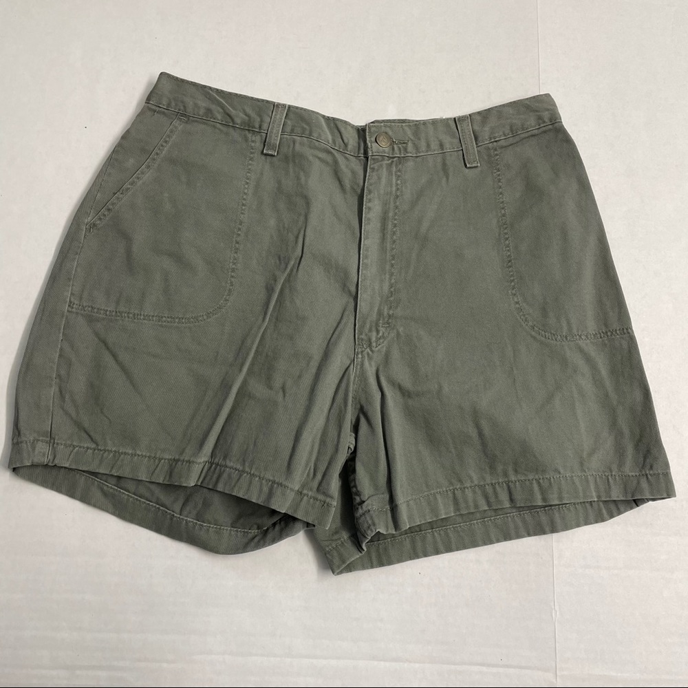 Olive green wrangler women shorts size 18 pants